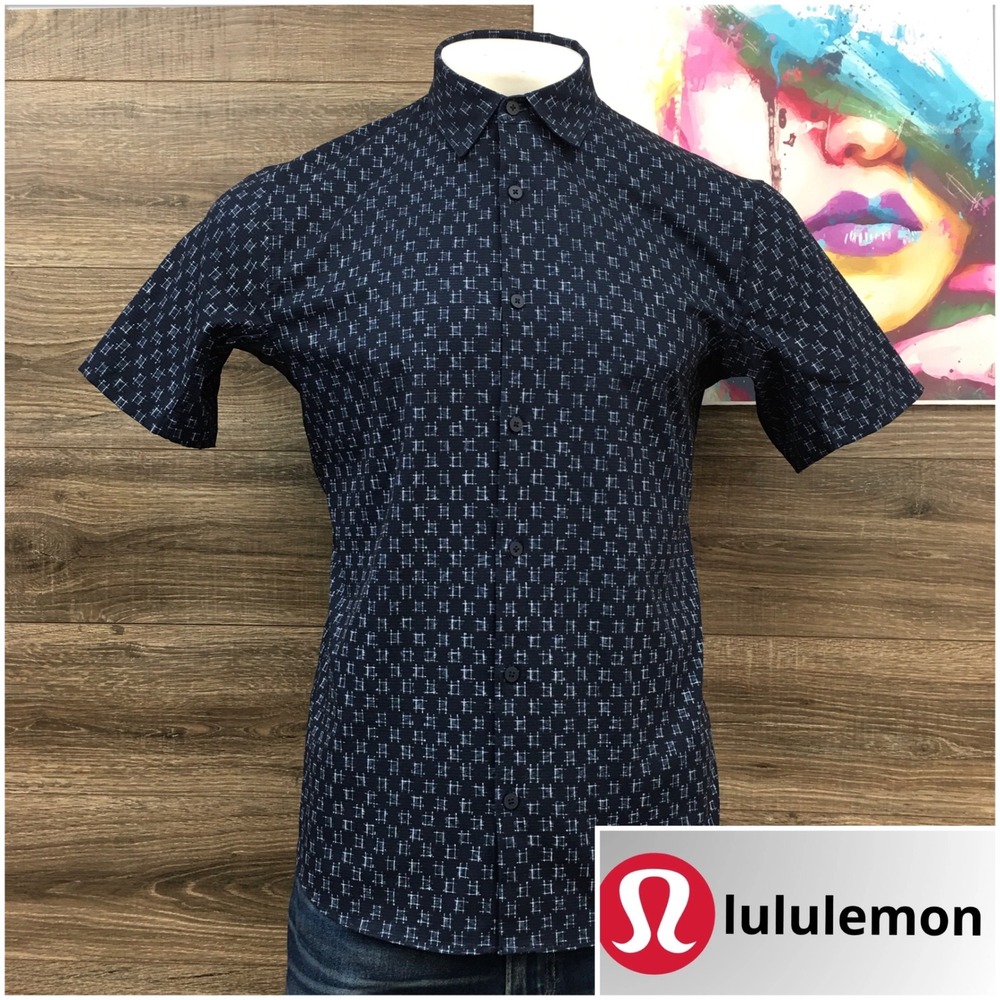 Lululemon Mens Short Sleeve Button Down Shirt Navy Blue Geometric Print Large